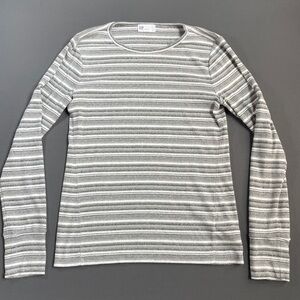 GAP Long Sleeve Striped Tee in Gray and White
